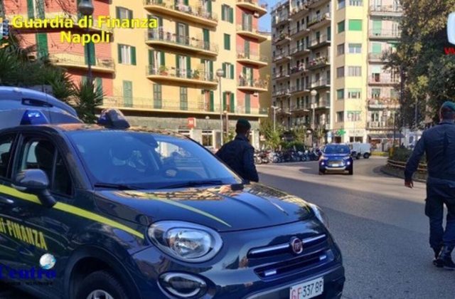 Napoli: Guardia di Finanza sequestra per reati di truffa e frode