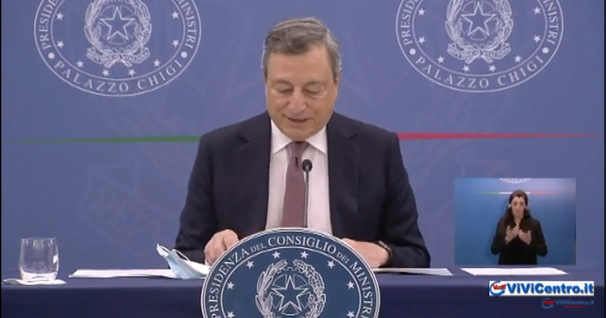 Manovra, conferenza stampa del Presidente Draghi con il Ministro delle Finanze Franco