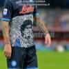 Napoli Verona Calcio Serie A TIM 2020-2021 (11) MAGLIA CELEBRATIVA MARADONA