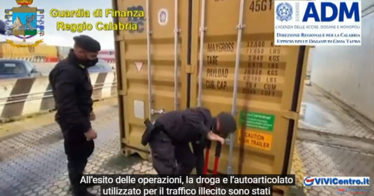 Porto di Gioia Tauro, sequestrate 3 tonnellate di cocaina VIDEO