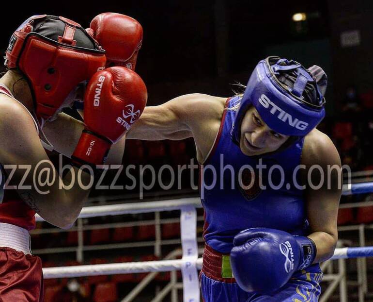 Gli auguri di Natale della campionessa Sharon Prisco