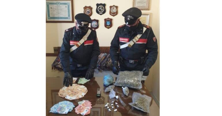 Nascondeva in garage oltre un chilo di marijuana e dosi di cocaina