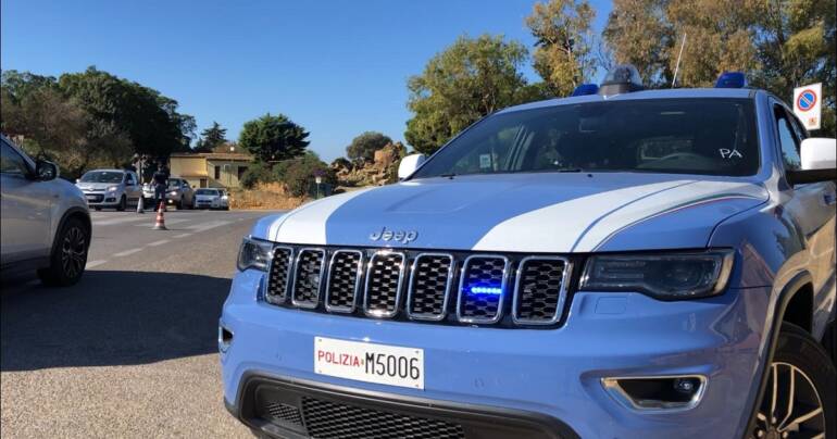 Ai domiciliari due straniere per furto di abbigliamento in un negozio