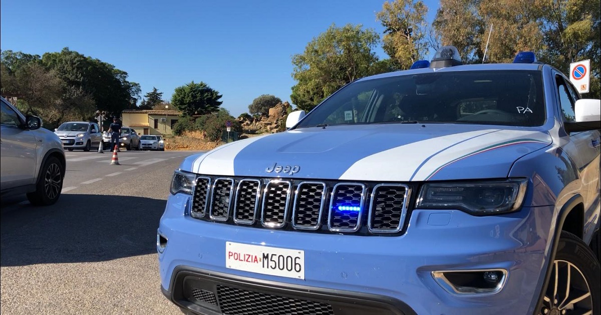 Arrestate due straniere dalla Polizia di Stato di Agrigento mentre erano intente ad impossessarsi di capi d’abbigliamento