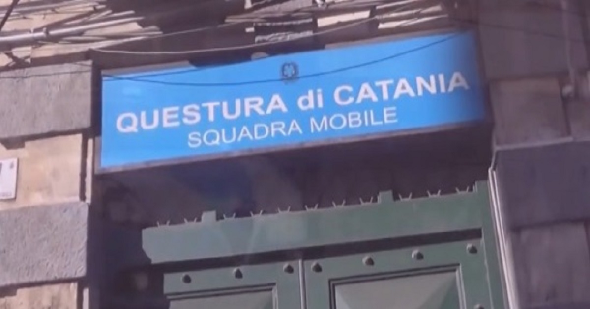 La Polizia di Stato di Catania ha arrestato 16 pregiudicati conosciuti come “gruppo del Borgo”