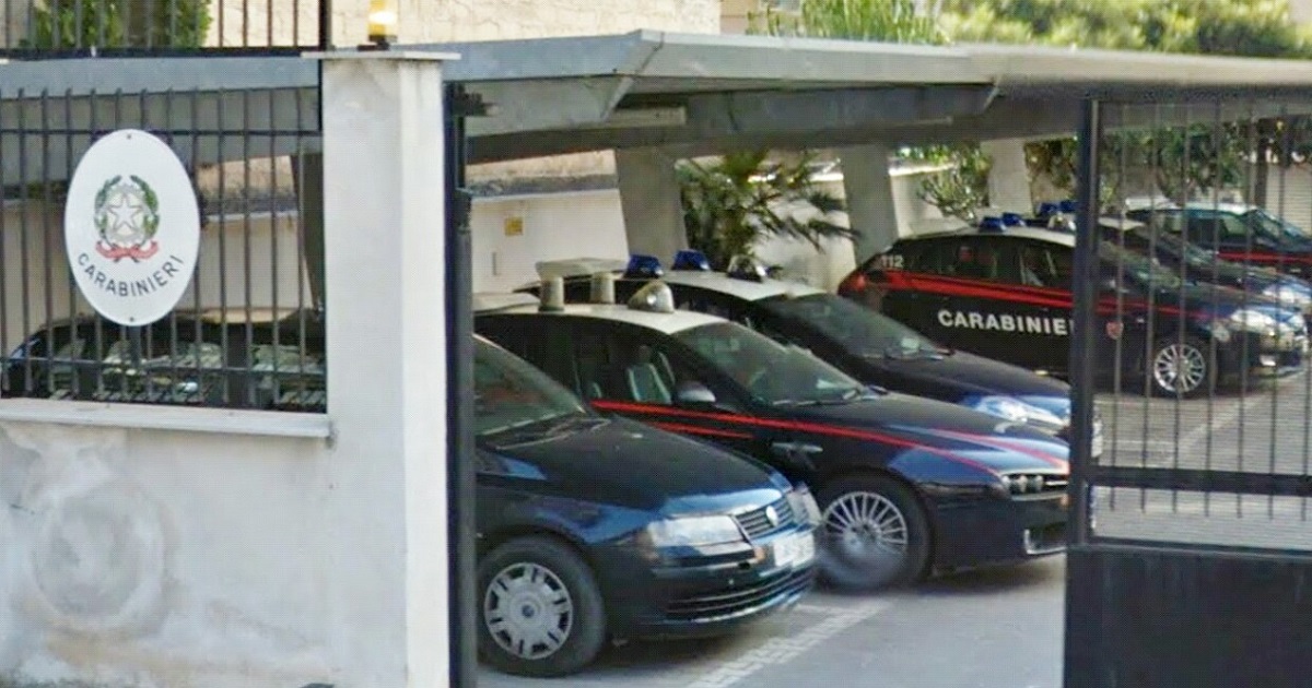 Il bilancio è di due feriti, il ragazzo e il padre. La rissa è scoppiata a Belmonte Mezzagno (PA)