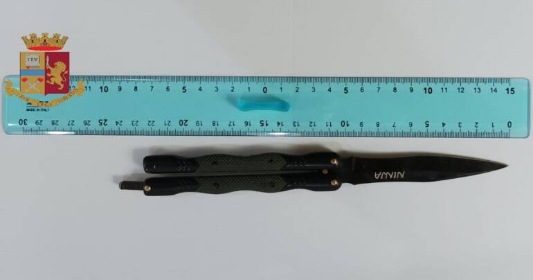 Insulta e minaccia poliziotti: arrestato 46enne messinese