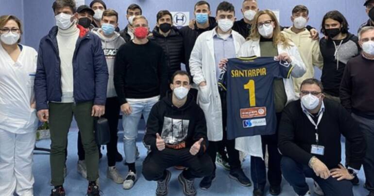 Juve Stabia in campo contro il Covid: tutti i calciatori si vaccinano