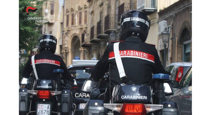 Castellammare di Stabia: sventato il furto di un auto, in arresto i ladri