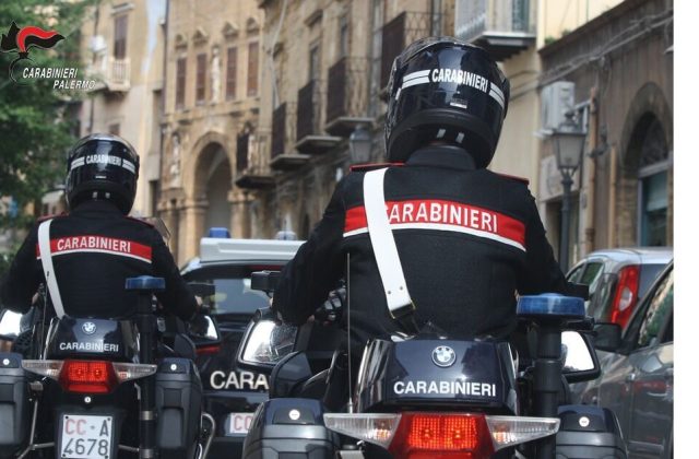 Castellammare di Stabia: sventato il furto di un auto, in arresto i ladri
