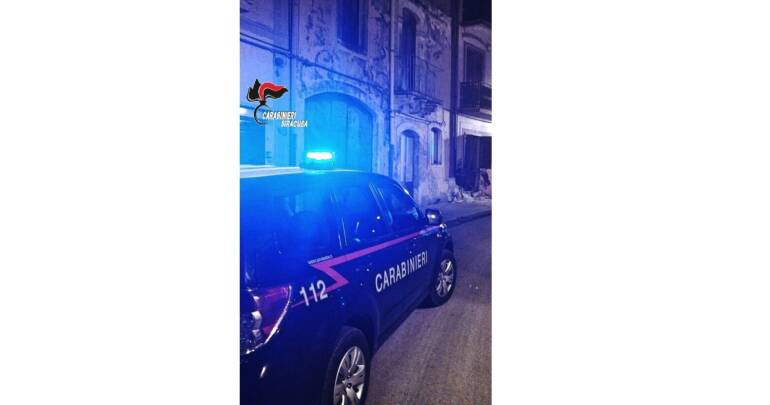 Scippata, minacciata e aggredita per avere resistito: arrestato