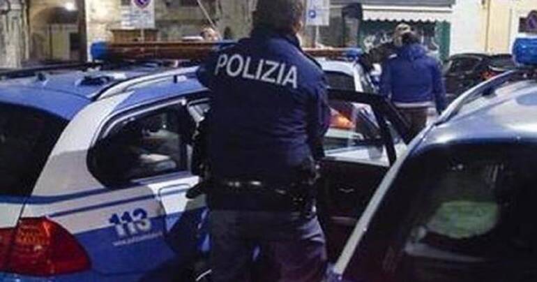 Sequestro di 12 dosi di marijuana, 18 di crack e 14 di cocaina