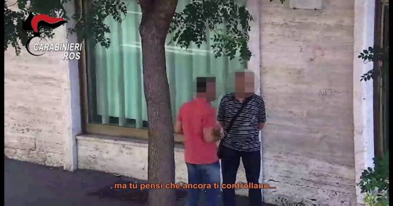 Arrestati padre ai domiciliari e figlio in carcere per associazione mafiosa. Indagati altri affiliati