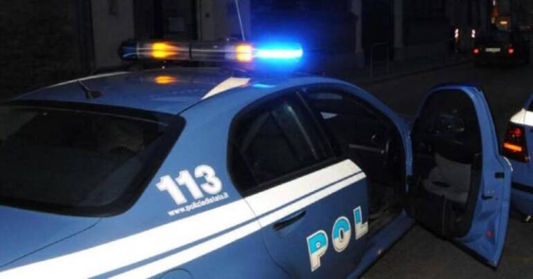 Rapinatore ruba un cellulare; scoperto e arrestato
