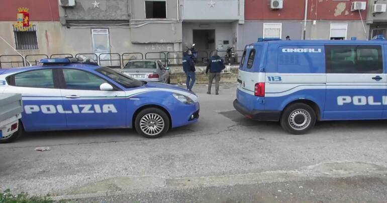 Arrestato per evasione dai domiciliari; 3 denunciati per violazione prescrizione e furto