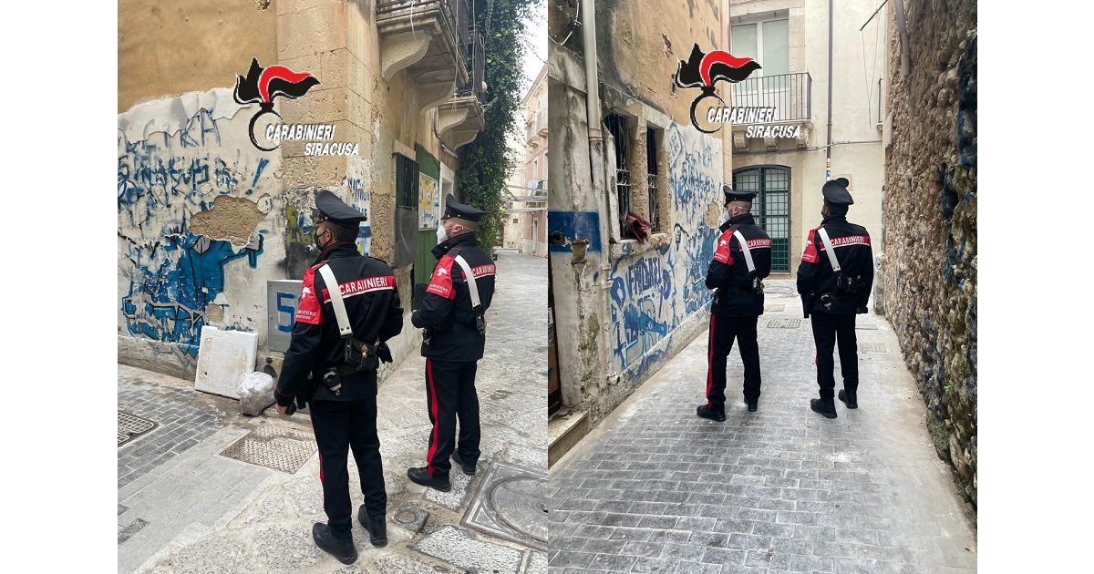 I CC di Ortigia Siracusa durante un servizio di pattugliamento hanno arrestato ai domiciliari un pregiudicato