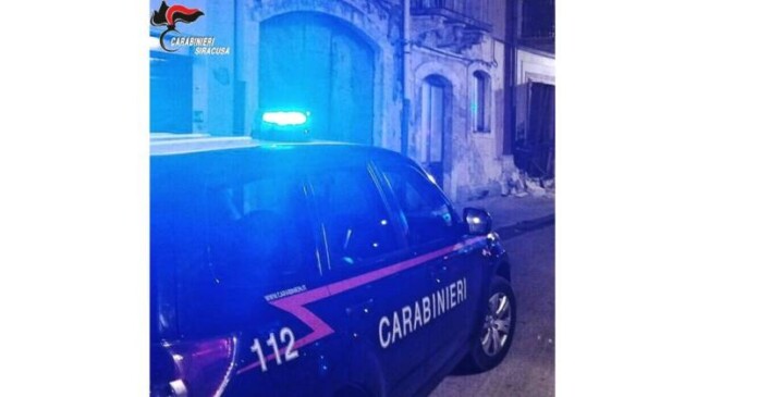 I CC di Sortino (SR) hanno arrestato in carcere un pregiudicato 35enne del luogo evaso dai domiciliari