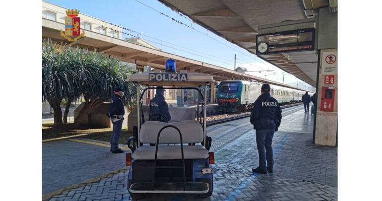 Oltre 2.600 persone controllate dalla Polizia di Stato nelle stazioni ferroviarie e sui treni della Sicilia
