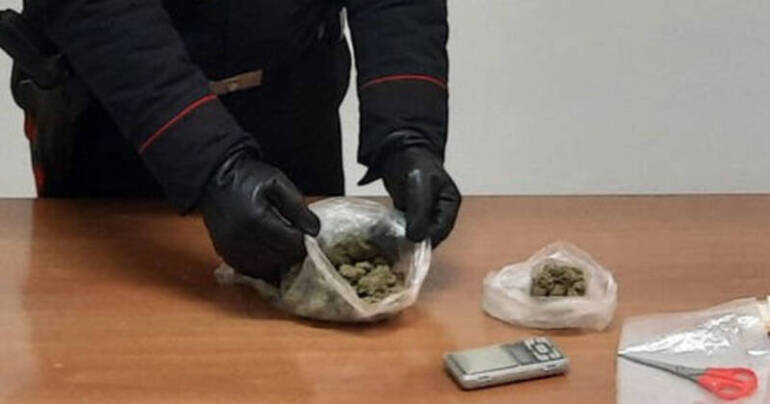 Sorrento: Arresto per droga dei Carabinieri. Fidanzati in manette