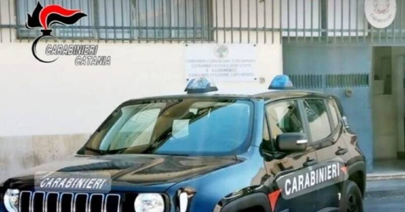 I CC del Nucleo Operativo Radiomobile della Compagnia di Paternò (CT) hanno arrestato in flagranza di reato un 39enne