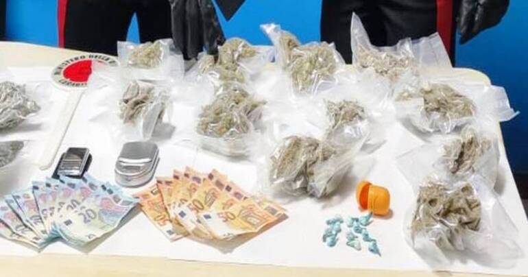 Arrestato ai domiciliari spacciatore di 33 anni, in casa deteneva marijuana e cocaina divisa in dosi