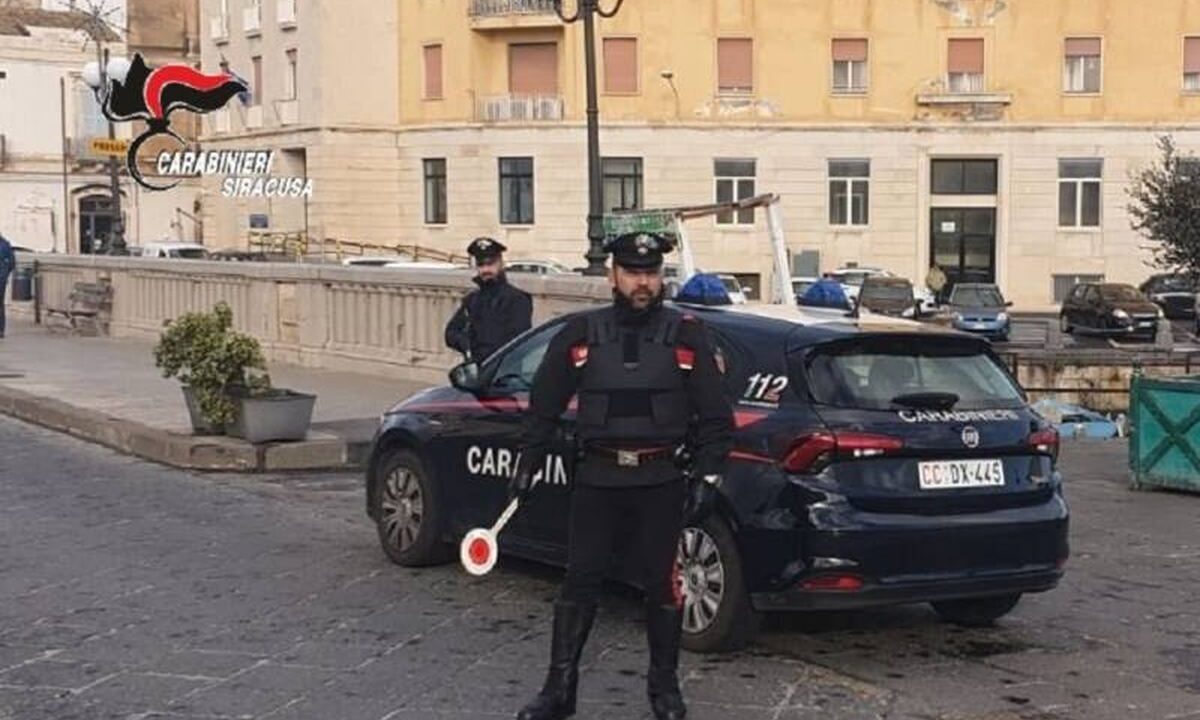 Carabinieri denunciano tre ragazzi per minacce ad un uomo