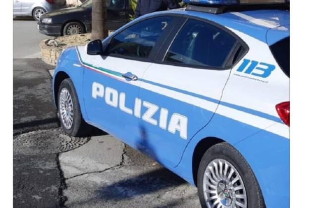 Napoletano aggredisce la madre; beccato e arrestato dalla polizia