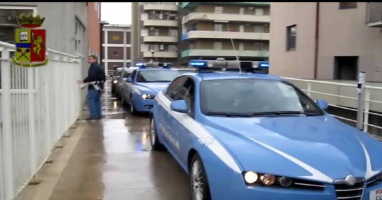 Controlli a soggetti sottoposti a limitazioni: 3 denunciati. Arrestati due 17enni per scippo ad un’anziana