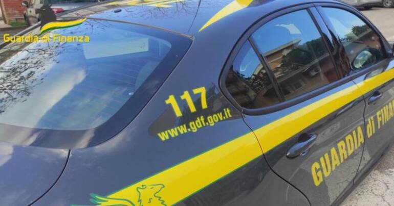 Guardia di Finanza a lavoro per illeciti nel settore energetico