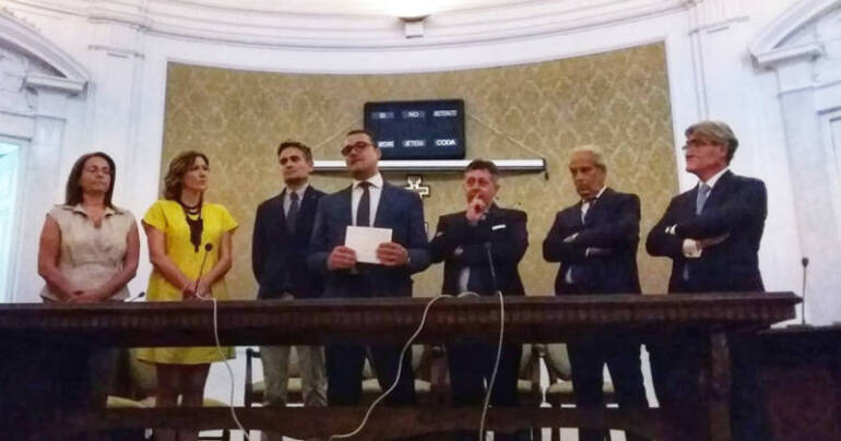 Cimmino e la super dirigente con pieni poteri