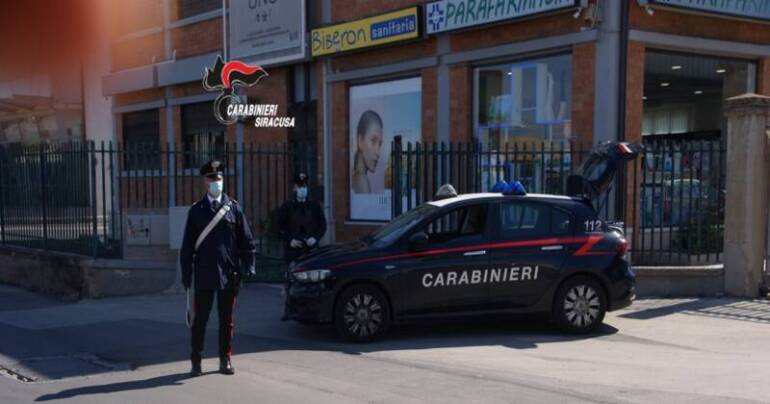 Nascondeva la droga in casa: arrestato ai domiciliari