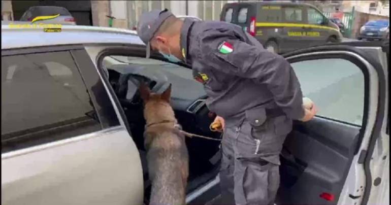 Sequestrata 4,2 kg di cocaina: arrestato in carcere corriere – percepiva il reddito di cittadinanza
