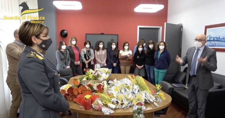 Sequestrate centinaia di mimose e devolute in beneficenza al Policlinico