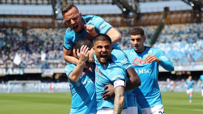 Napoli, 6 goal al Sassuolo e Champions vicina