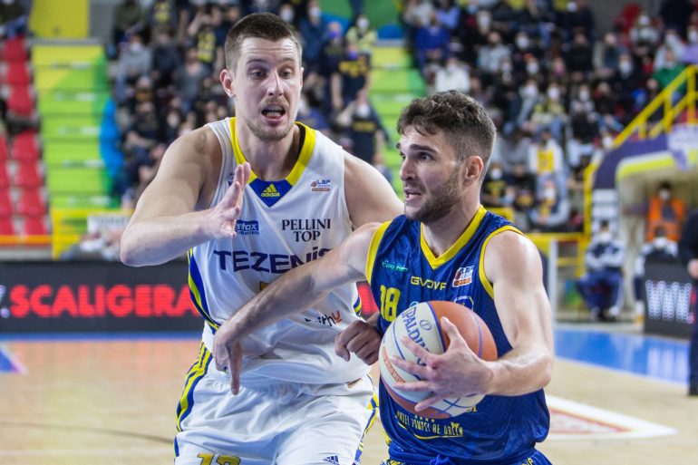 Givova Scafati senza più fiato, Verona rimonta e vince 75-70