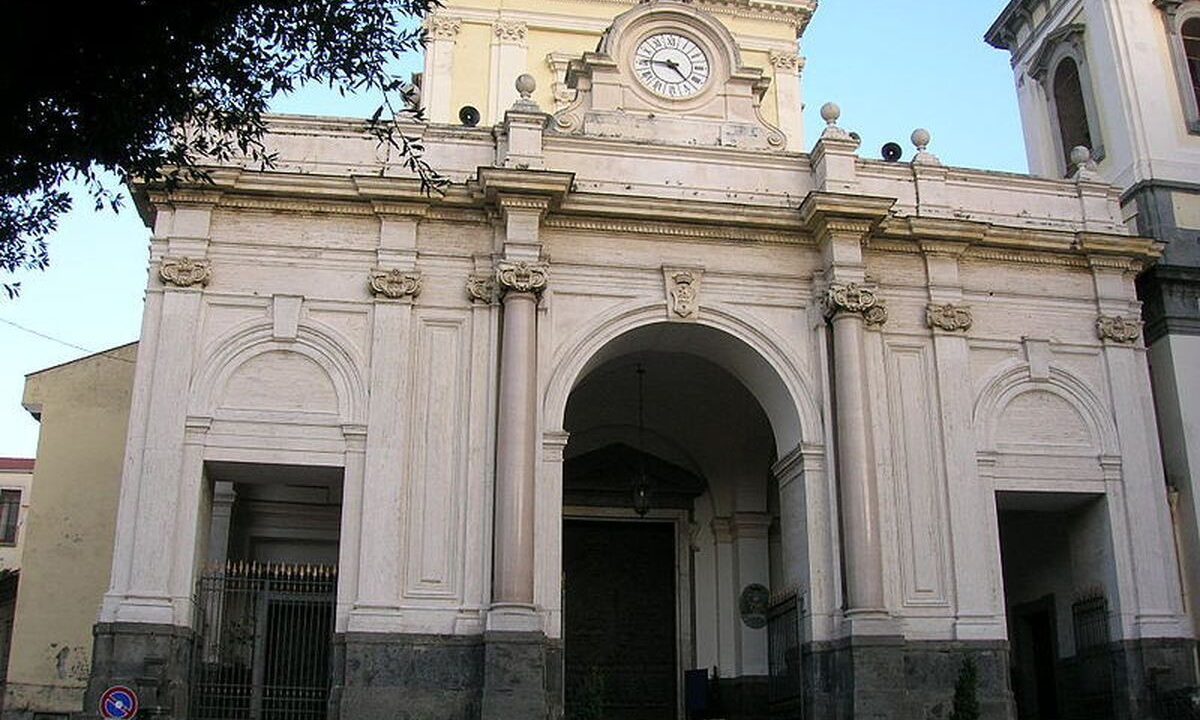 Castellammare, raccolta fondi per i ragazzi del Centro Antico. Il parroco lancia l’appello: la città sostenga la speranza