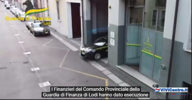 Colpo allo spaccio di stupefacenti nel “bosco della droga” di Rogoredo VIDEO