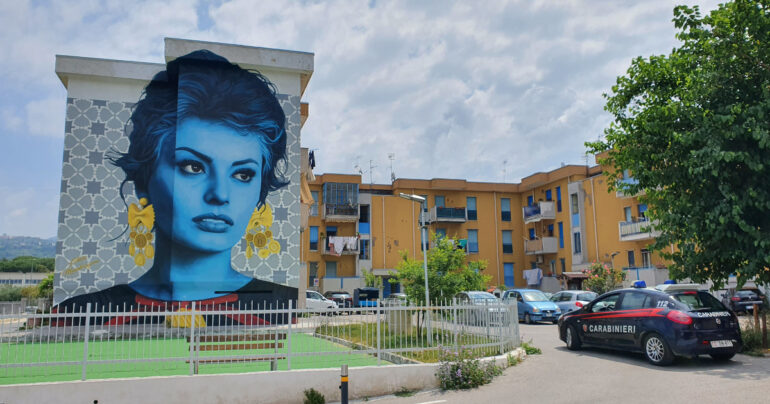 Gragnano, Approfitta dell’amore di una nonna per suo nipote. Arrestato