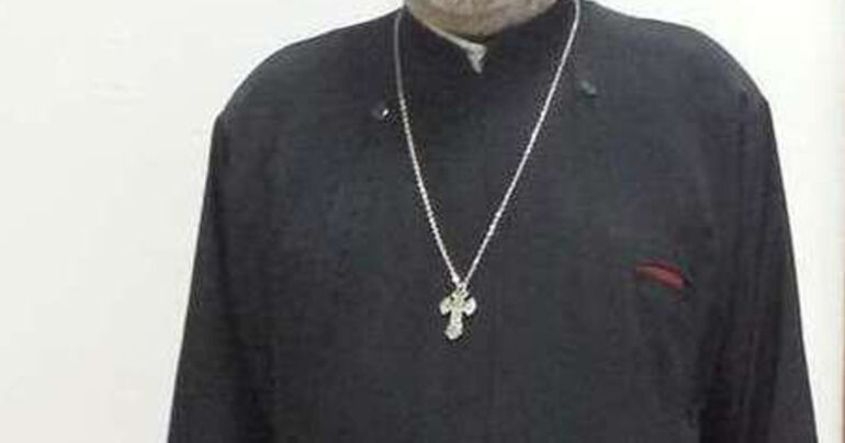 La truffa del falso prete: denunciato un 65enne vestito da sacerdote