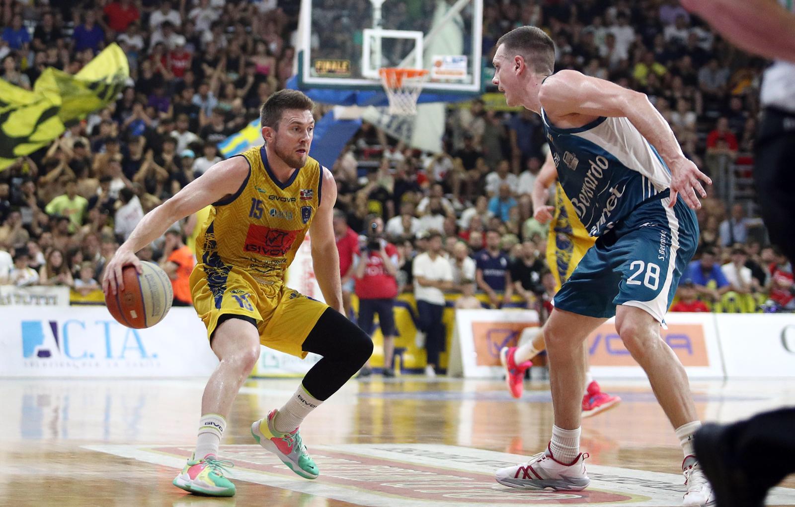 Givova Scafati vs Acqua San Bernardo Cantù (gara 2): Clarke in palleggio