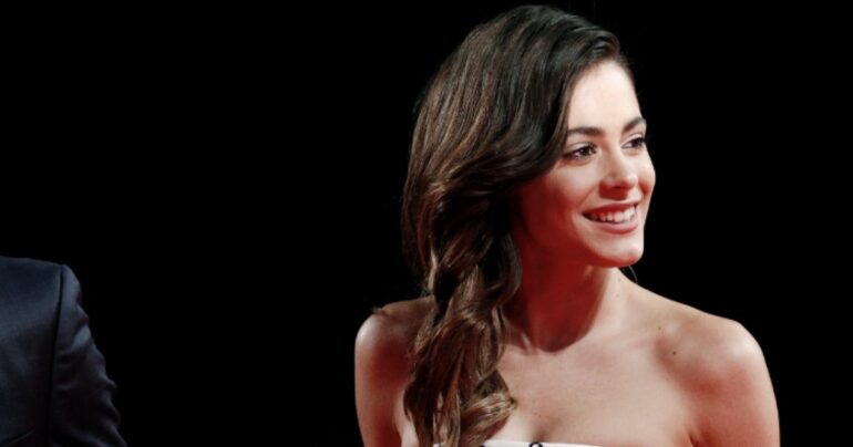 La nuova vita di Martina Stoessel: Violetta, l’amica delle adolescenti
