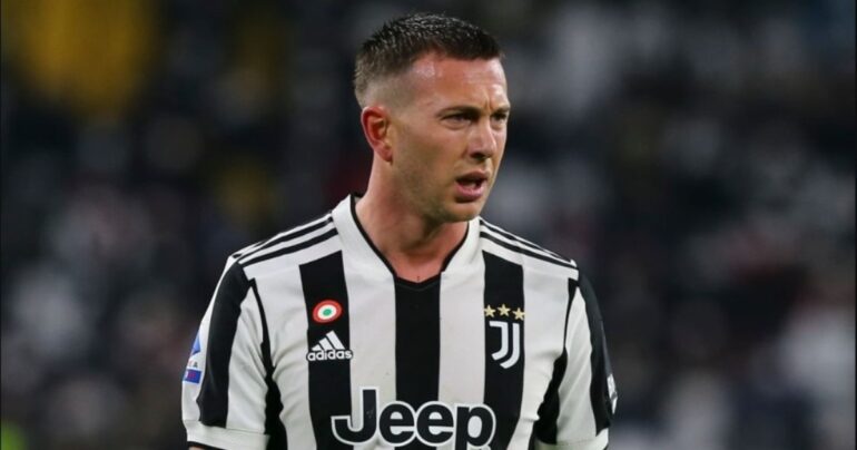 Calciomercato Napoli, contatti frequenti con Bernardeschi ma non c’è fretta