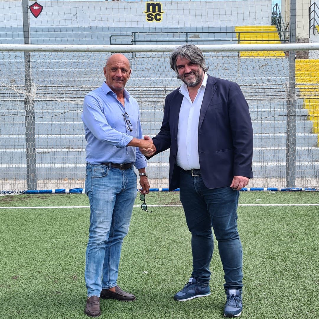 Vincenzo Maiuri, nuovo allenatore del Sorrento, con il presidente Giovanni Cappiello