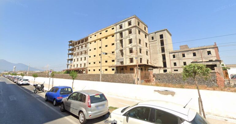Castellammare di Stabia: no agli abusi edilizi e alla costruzione di case vacanza,  si agli alberghi per lo sviluppo del turismo