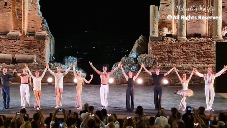 Standing ovation per “l’étoile dei due mondi”. Roberto Bolle stupisce Taormina