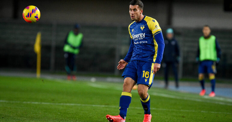 Napoli beffato; Casale è vicino alla Lazio