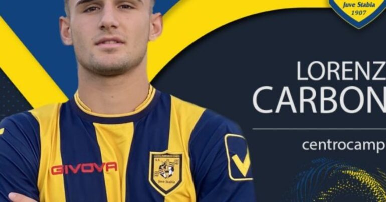 Juve Stabia, ufficializzato il centrocampista Carbone, classe 2002. I convocati per il ritiro di Pescocostanzo