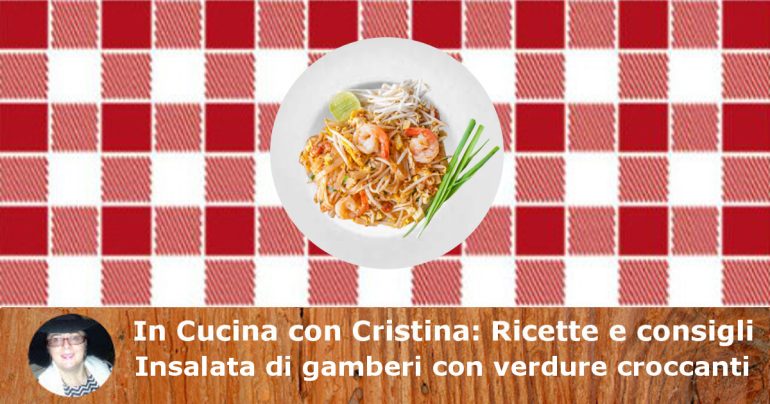 Insalata di gamberi con verdure croccanti: leggera, rapida e gustosa
