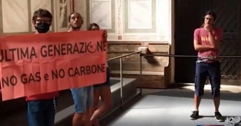 Padova: blitz pacifico degli ambientalisti agli Scrovegni