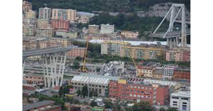 Genova, 14 agosto 2018, crollo del Ponte Morandi (foto commons da wikipedia)
